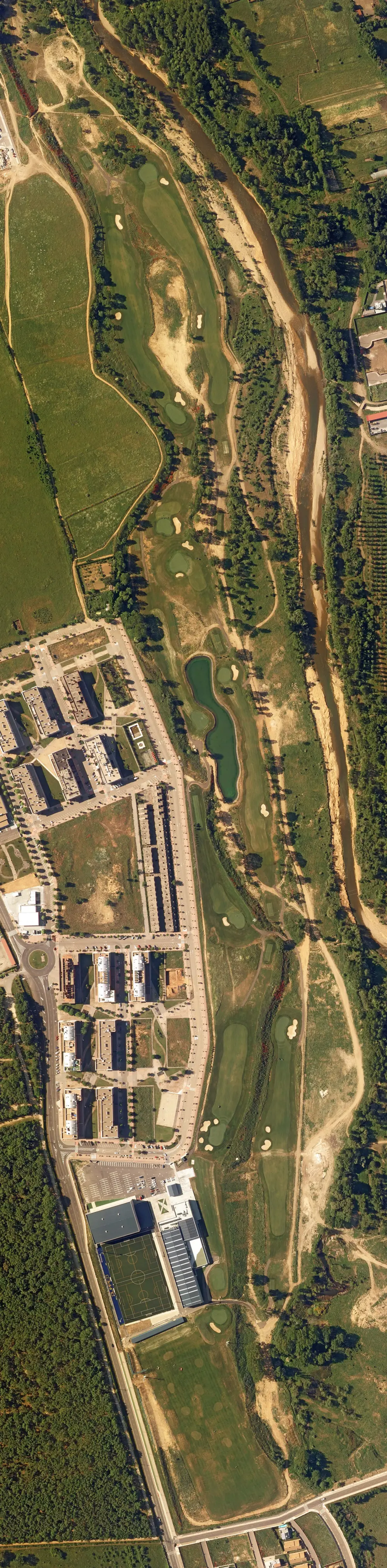Vista aérea del campo de golf del Olímpico de León